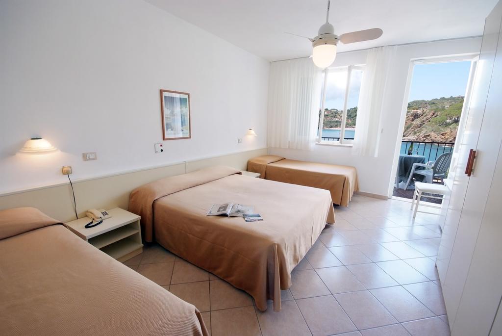 Hotel Dino Capoliveri  Exterior photo